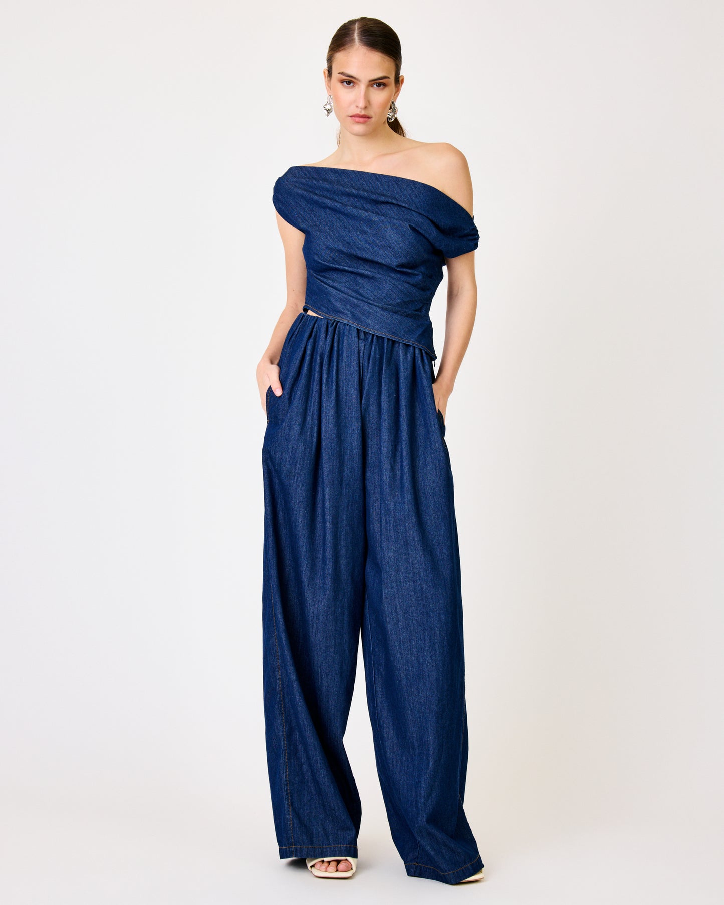 Line & Dot Abo Top in Blue