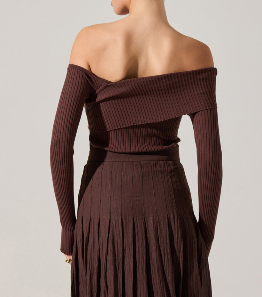 ASTR Daniella Sweater in Brown