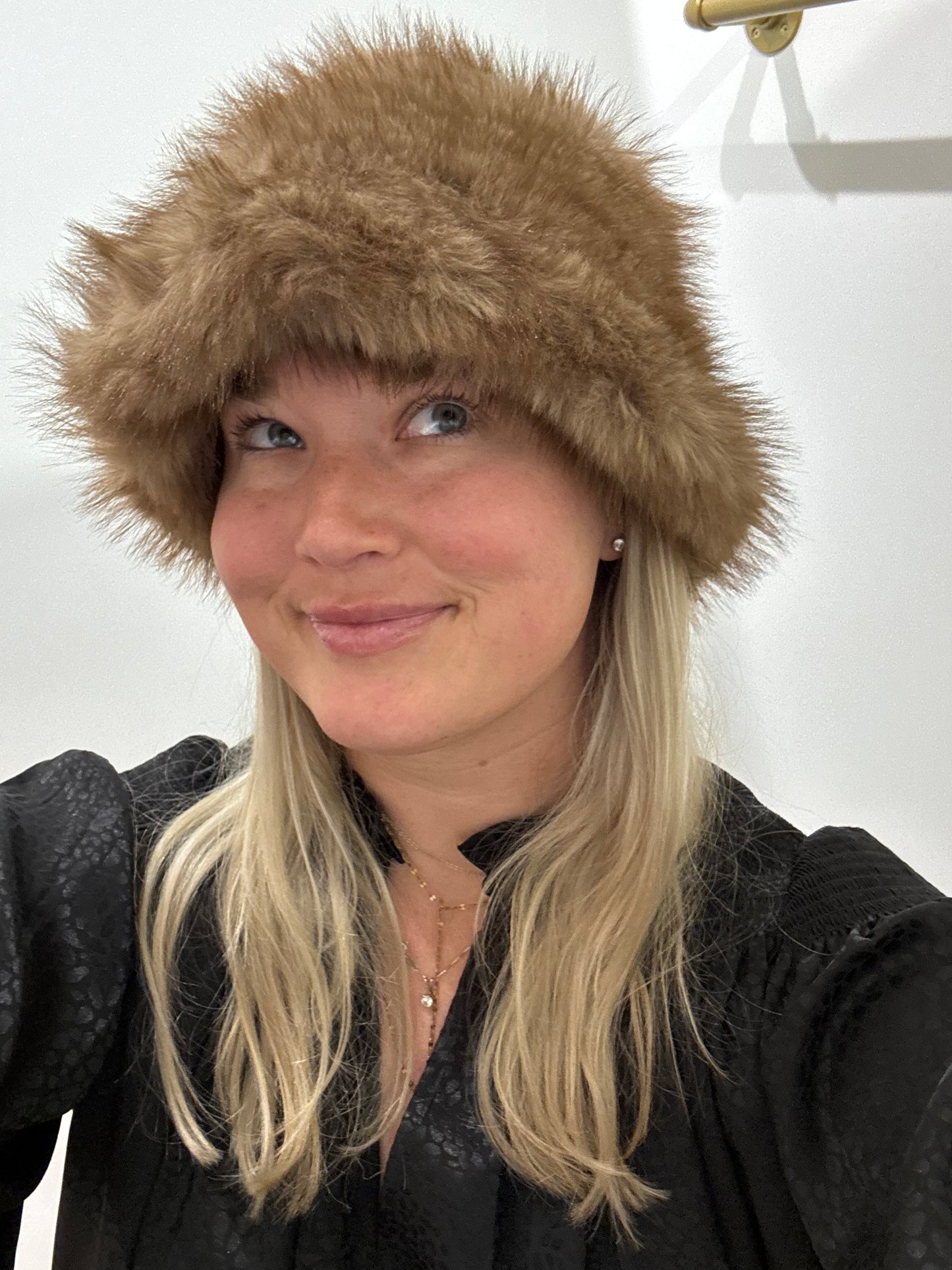 Paddy Fuzzy Bucket Hat in Khaki