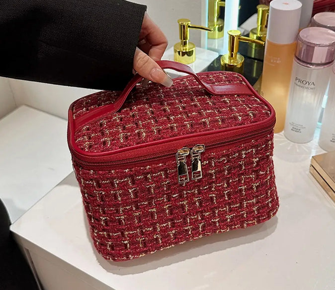 Lissa Cosmetic Case in Red