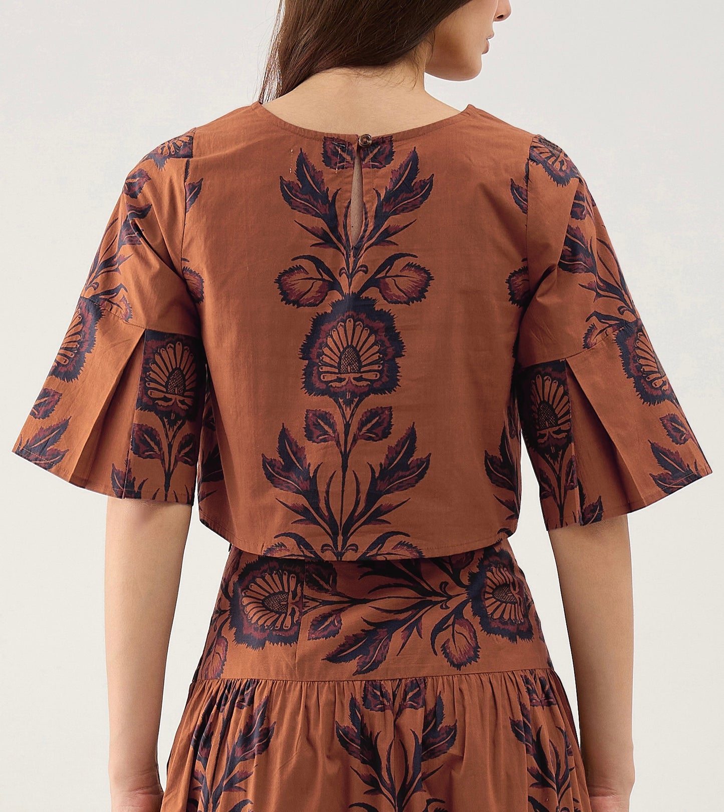 Beyond By Vera London Top in Elizabeth Cocoa