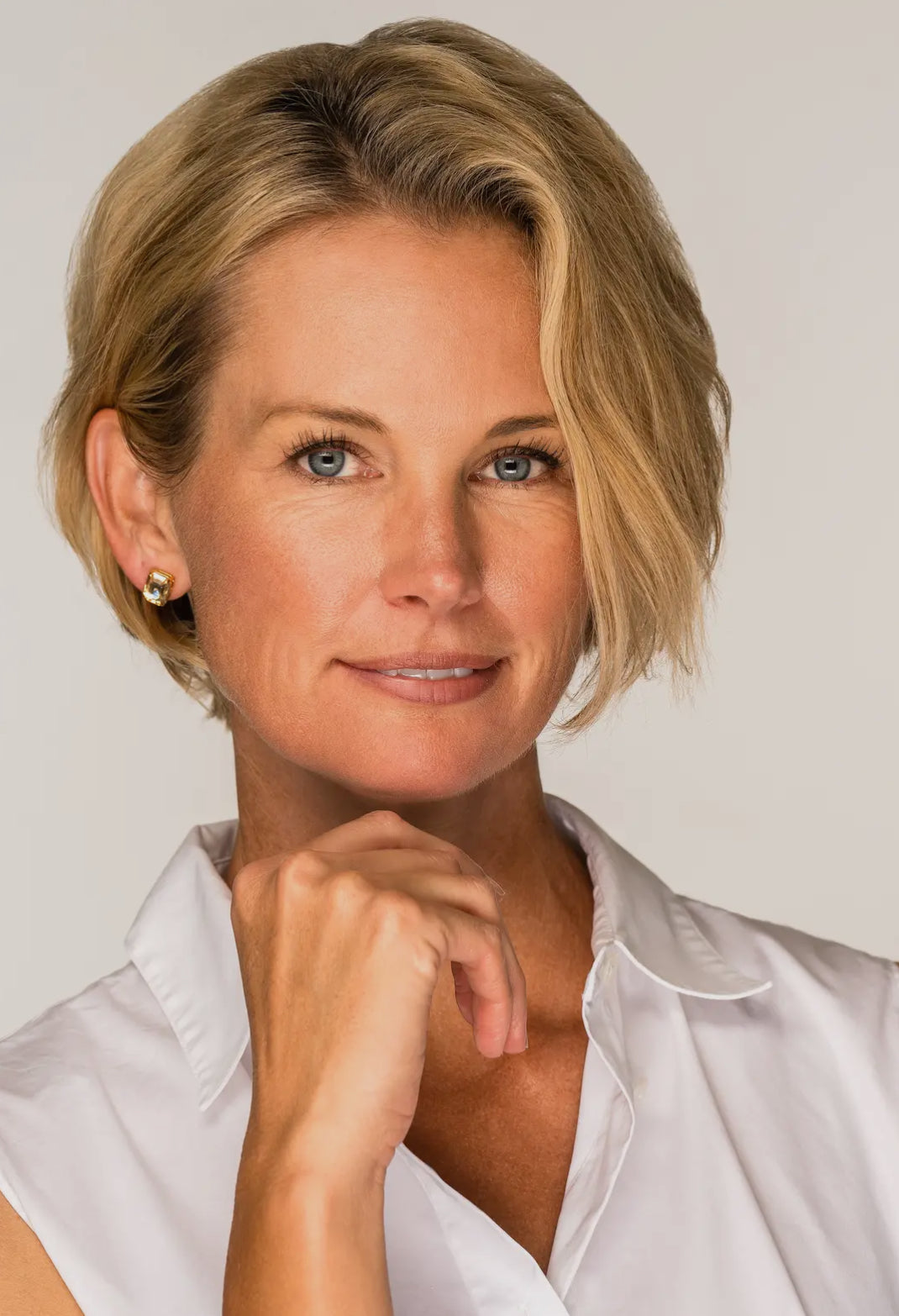 Everlyn Emerald Cut Crystal Post Earrings in Light Rose