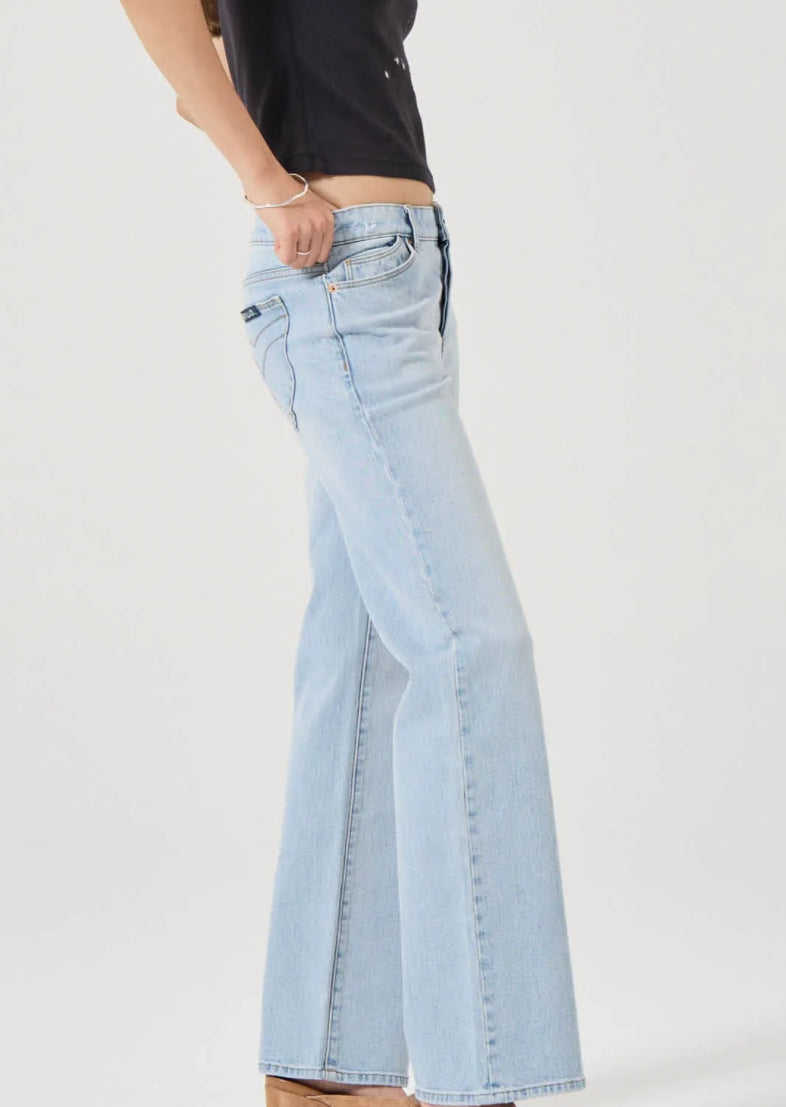 Rolla's Heidi Low Relaxed Straight Jean in Breezy Blue