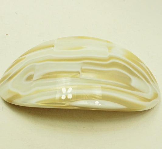 Medusa’s Heirlooms Ivory Oval Clip