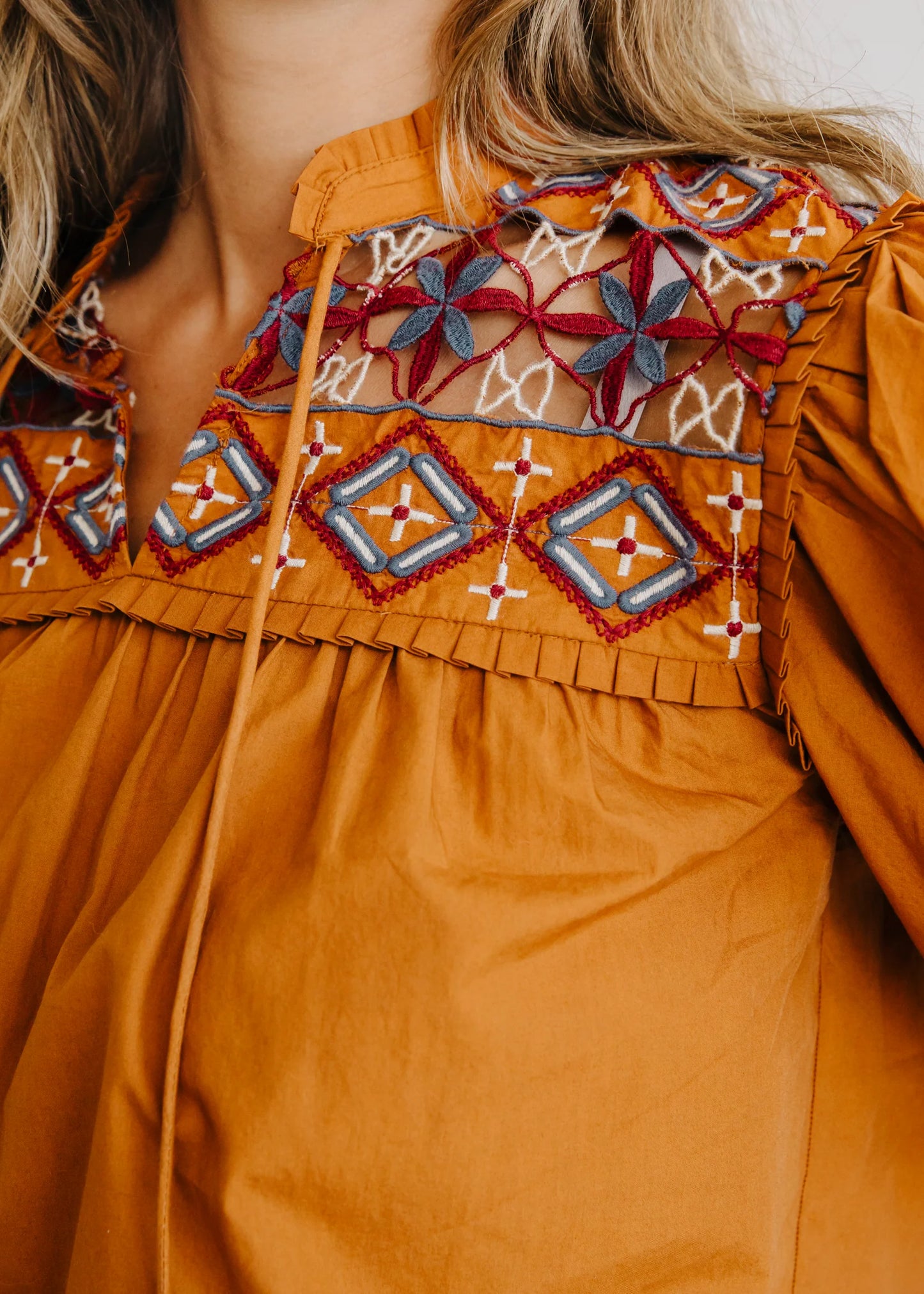 Love The Label Diella Top in Caramel