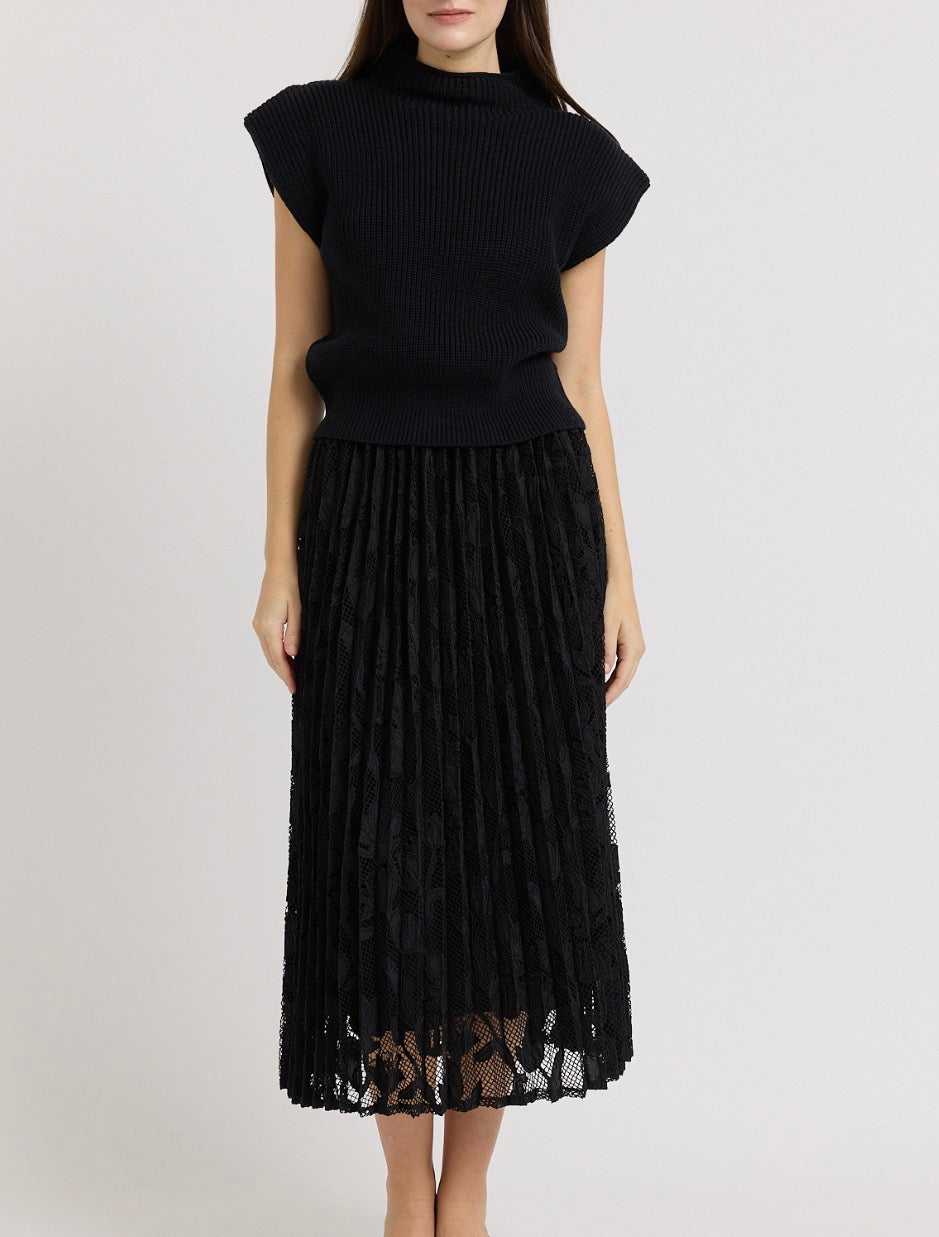 En Saison Devon Sweater Vest in Black