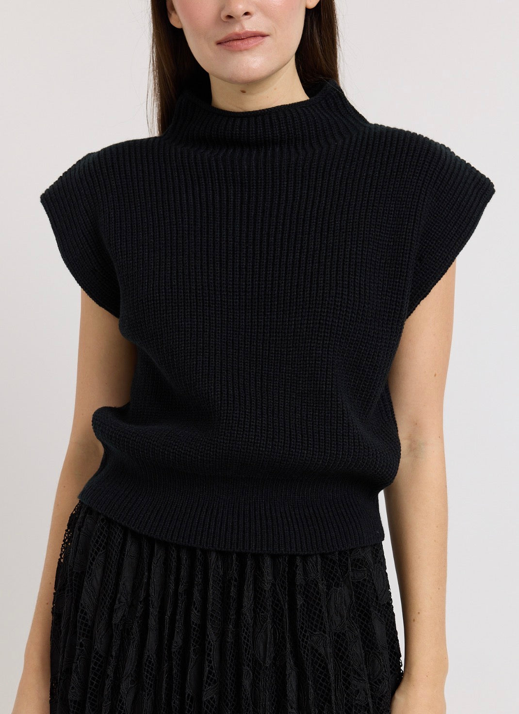 En Saison Devon Sweater Vest in Black
