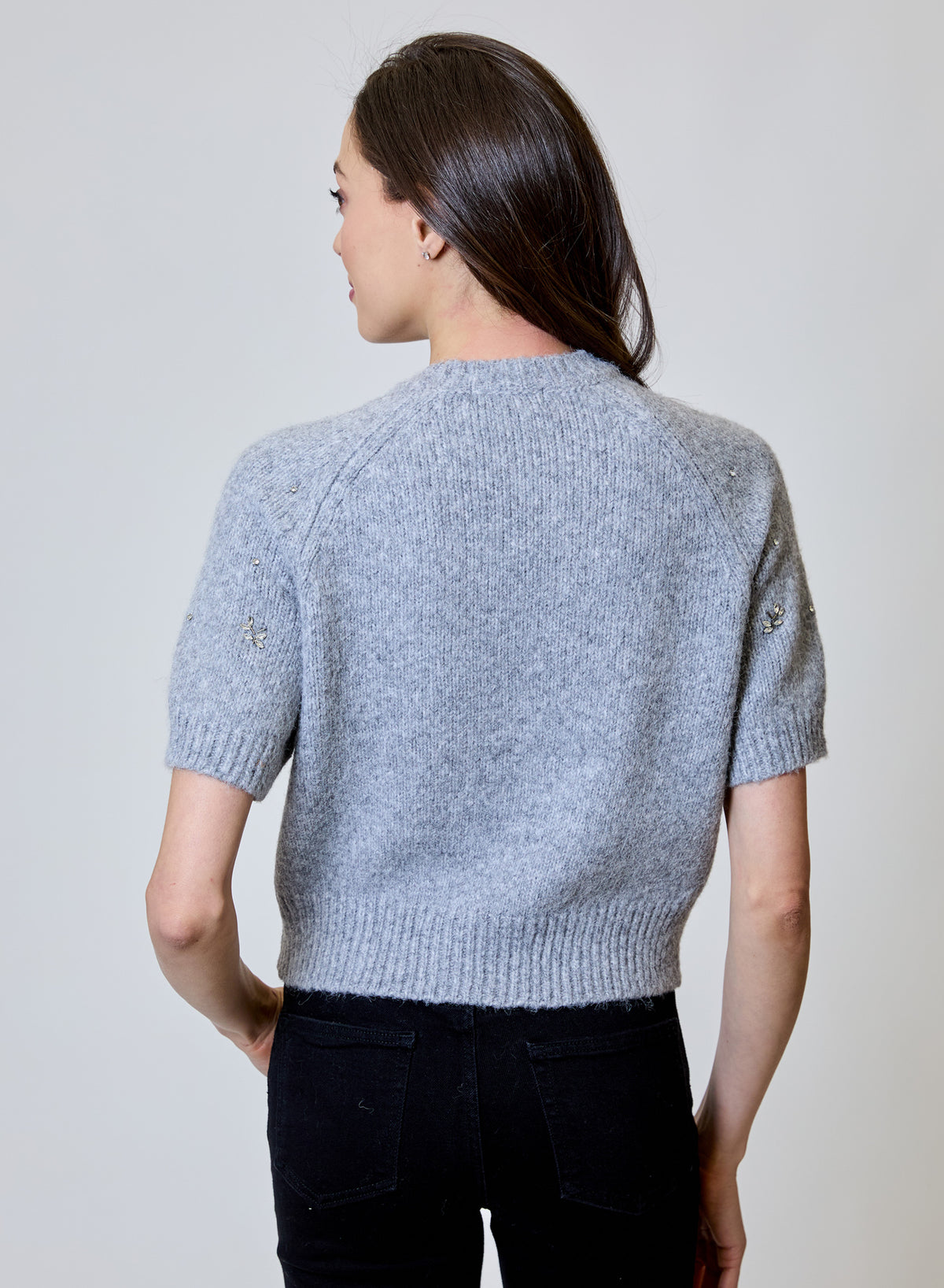 Design History Emb Short Sleeve Sweater in Silver Mist
